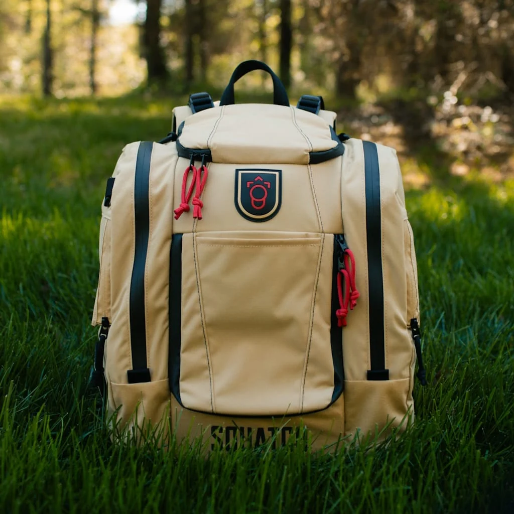 Squatch Disc Golf Bag (Ezra Aderhold Lore 2.0 Bag with Cooler)